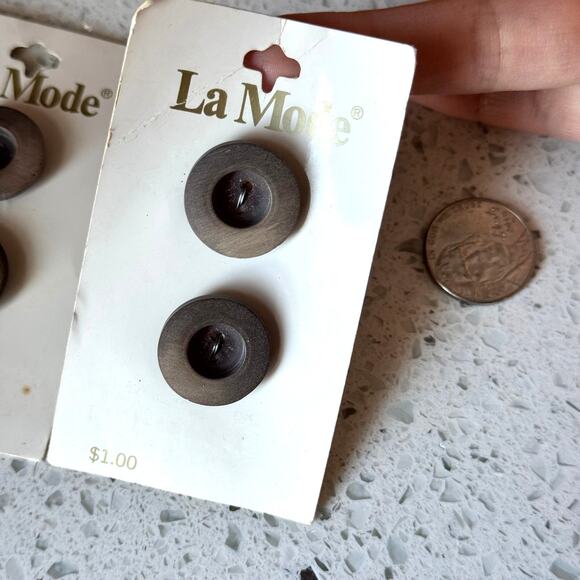 4 NEW on card Vintage 1970s Brown Wood Round 2 Hole Buttons 3/4" Holland - Picture 2 of 6